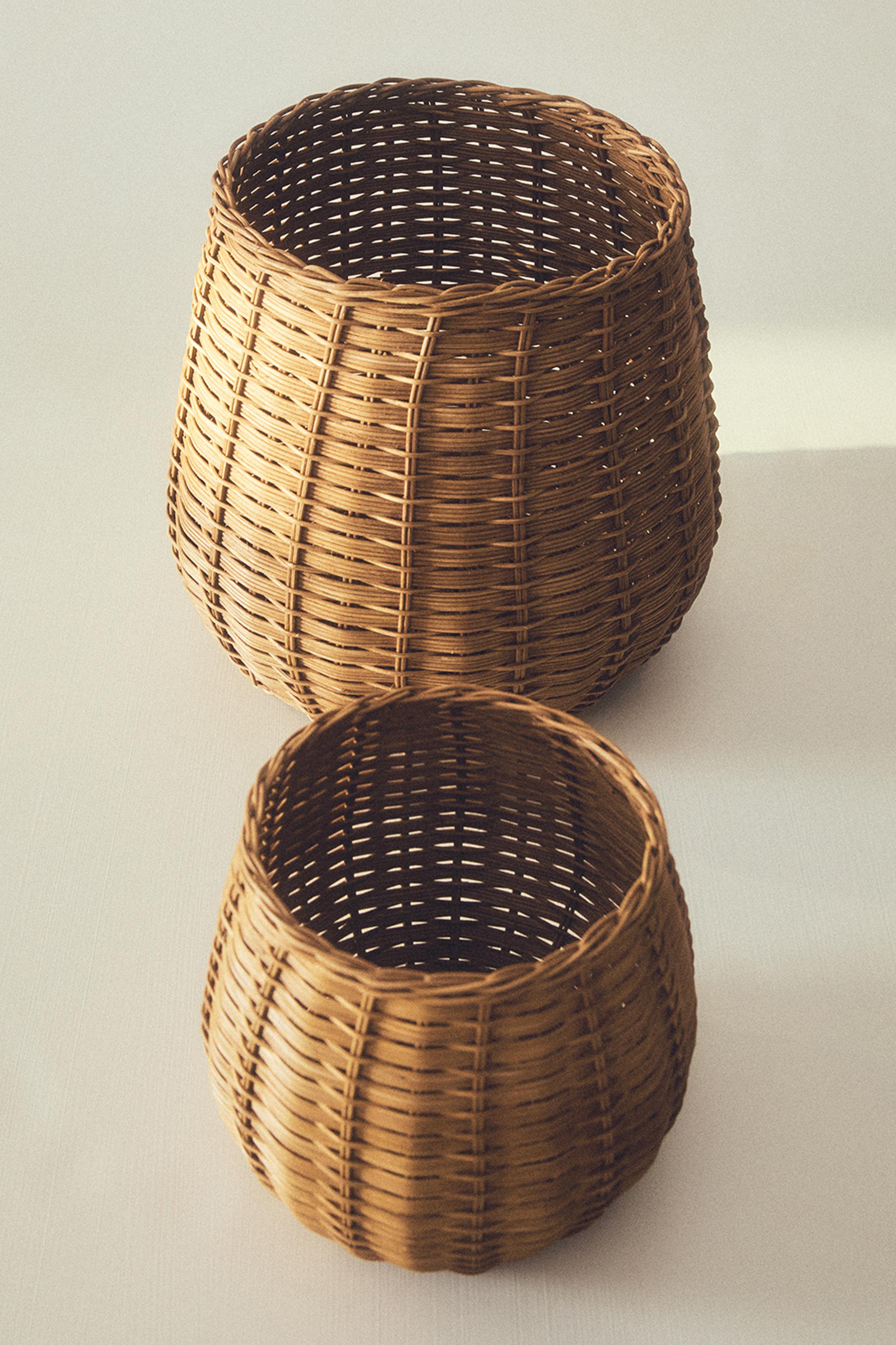 OVAL RATTAN BASKET